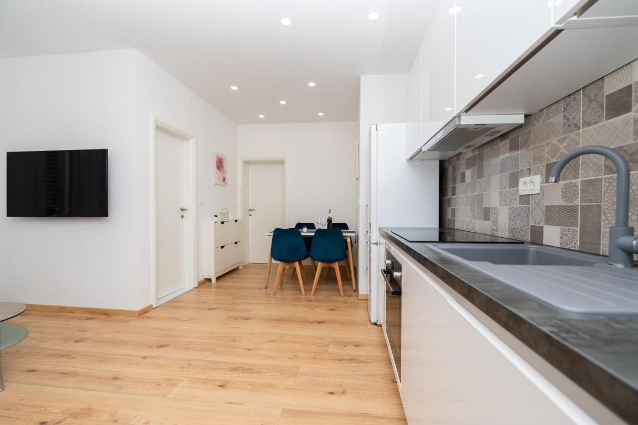 Apartmani Sani Makarska Ngoại thất bức ảnh