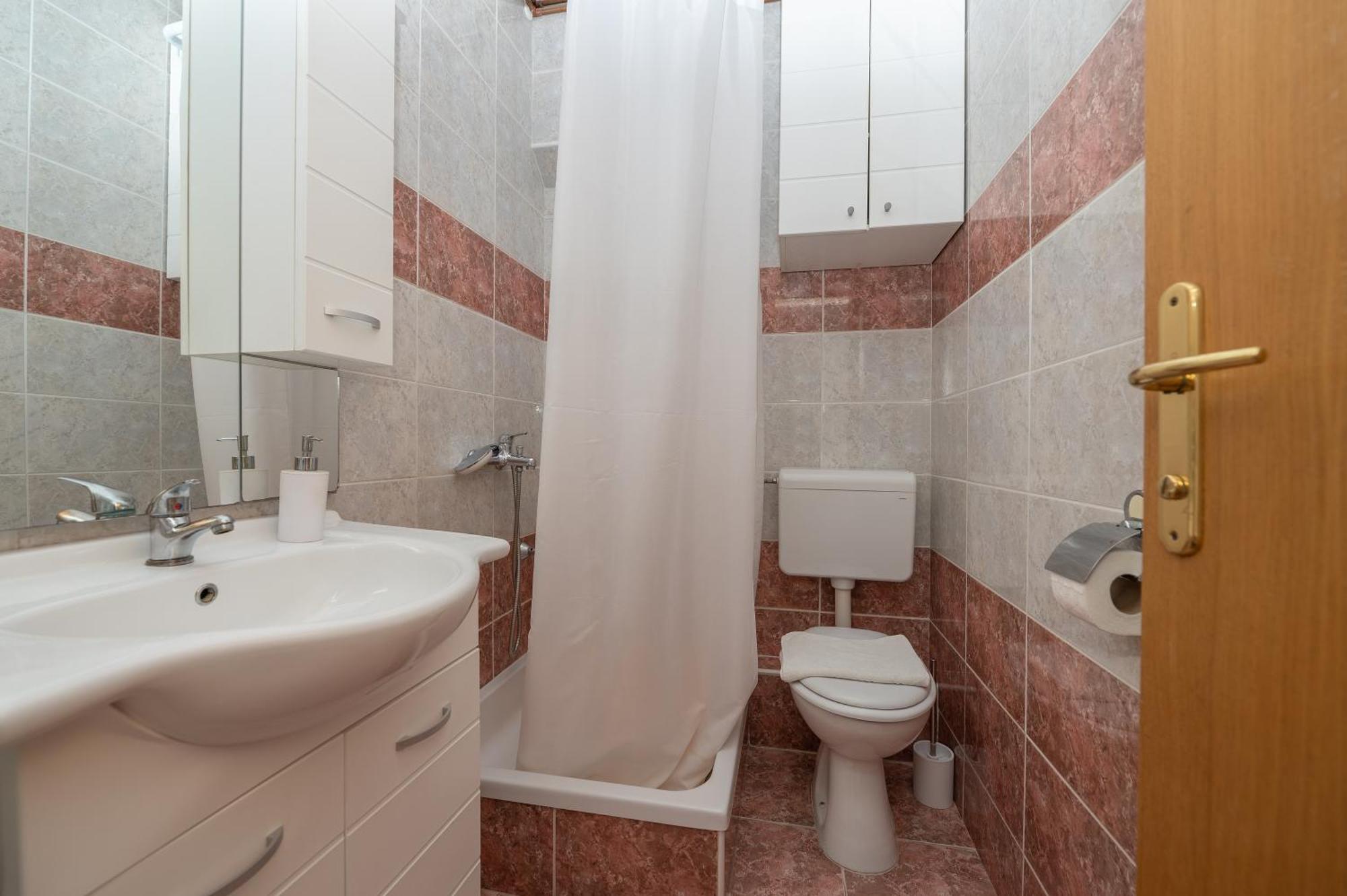 Apartmani Sani Makarska Ngoại thất bức ảnh